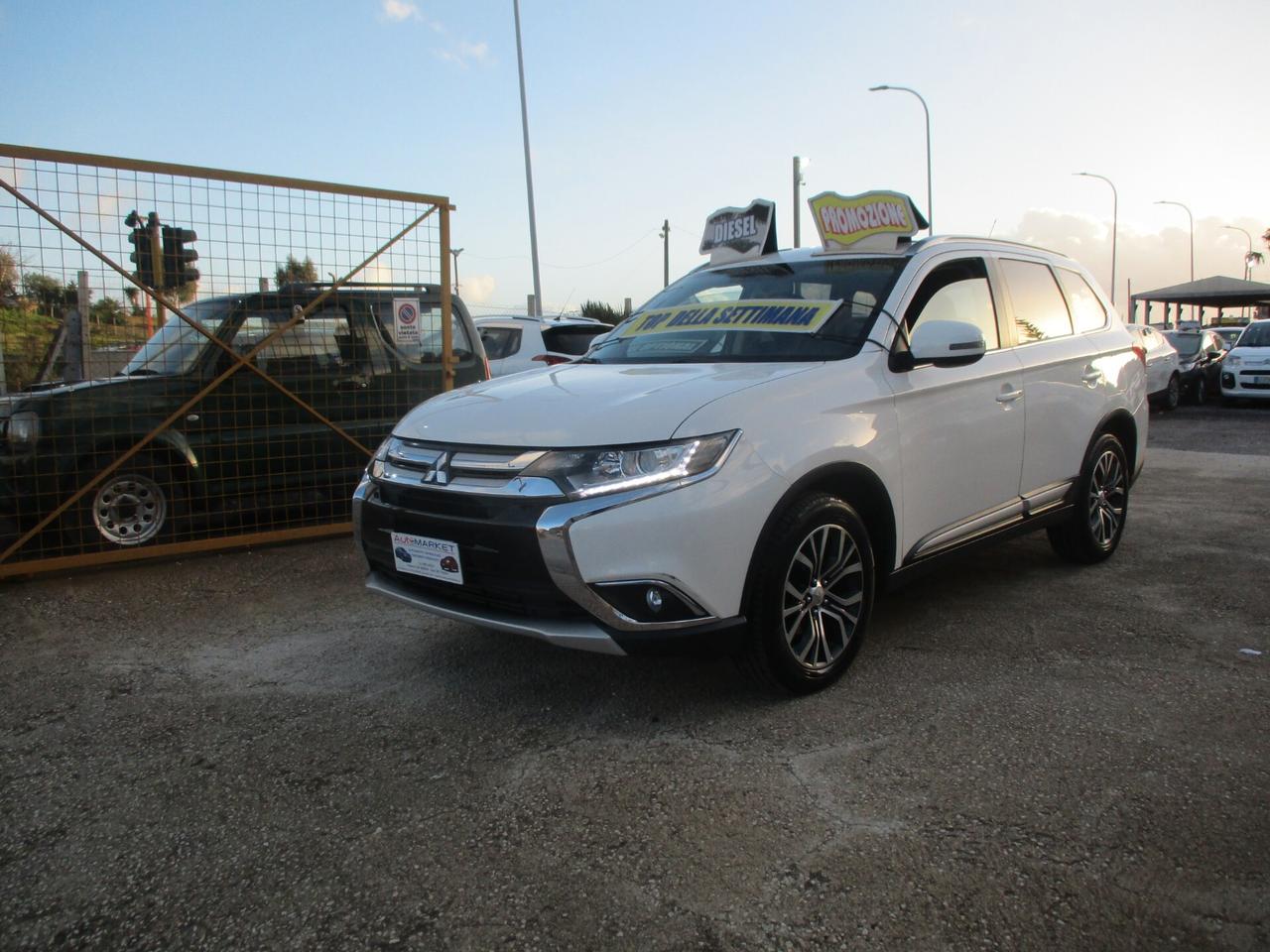 Mitsubishi Outlander 2.2 DI-D 4WD Instyle Plus Navi 2016