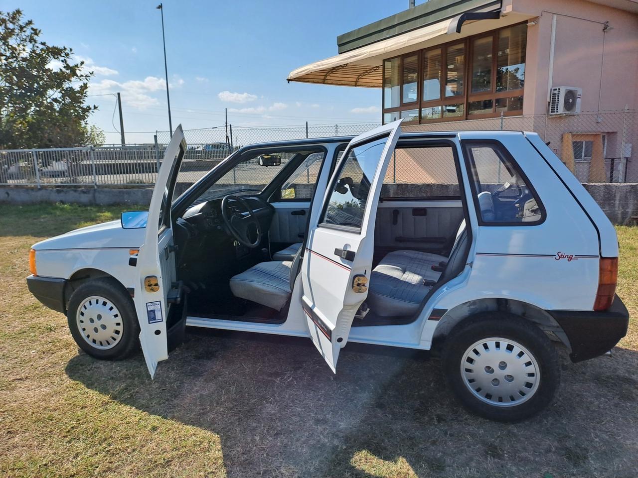 FIAT UNO STING 9.0 Benzina