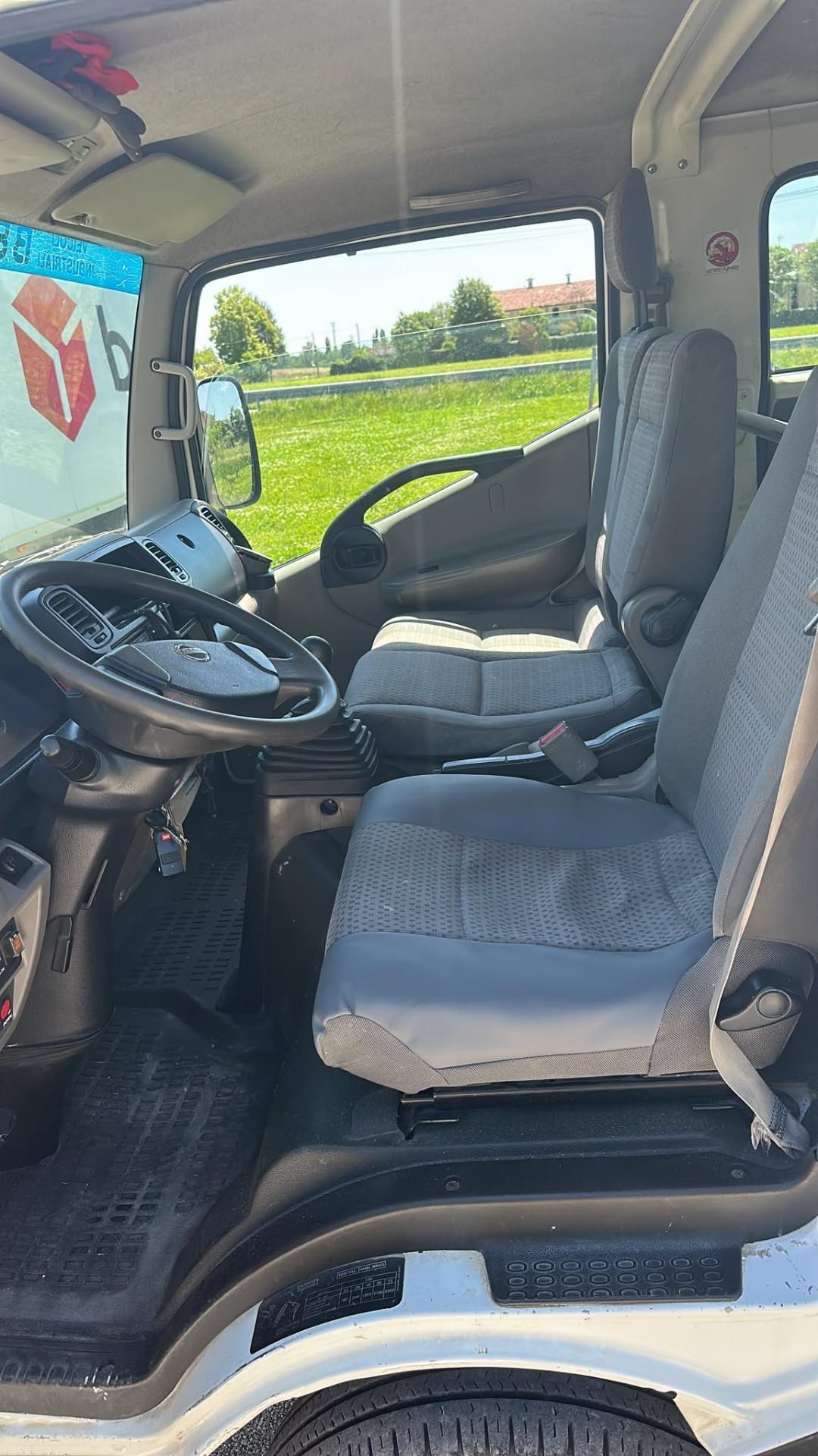 Mitsubishi cabstar 2007 diesel 2.5