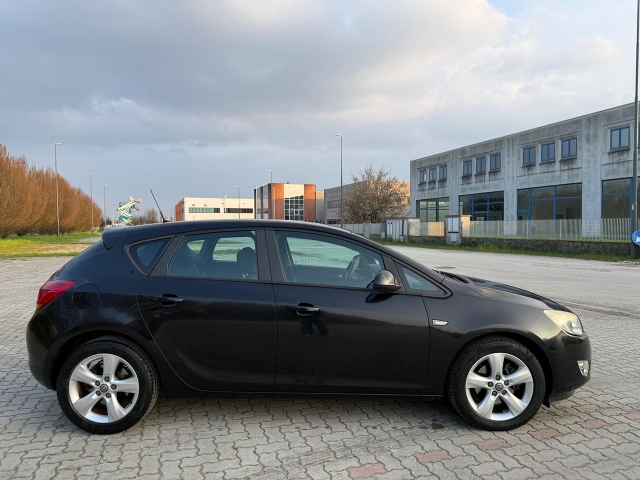 Opel Astra 1.7 CDTI 110CV 5 porte Cosmo