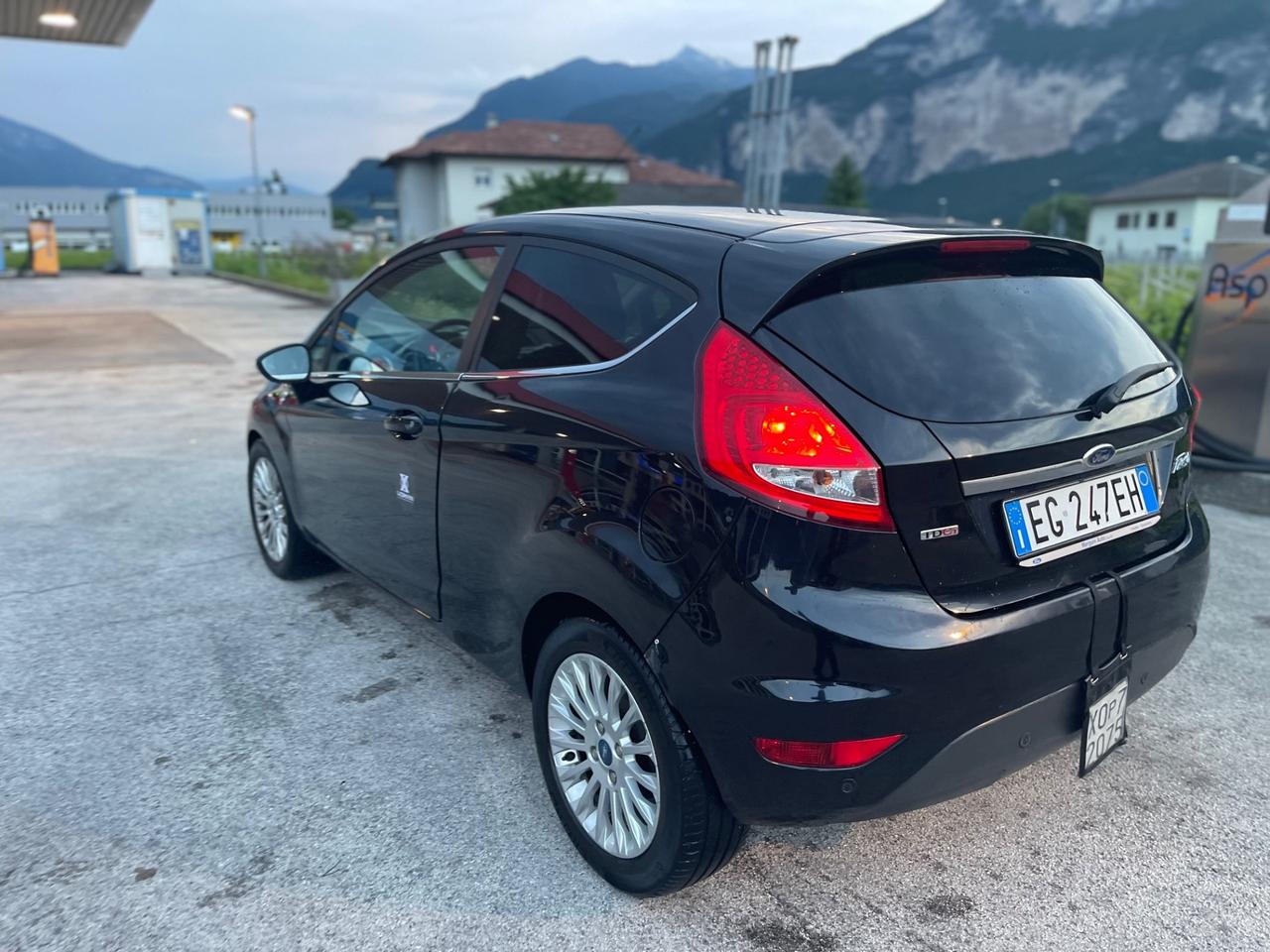 Ford Fiesta 1.4 TDCi 70CV 3 porte Titanium SI NEOPATENTATI