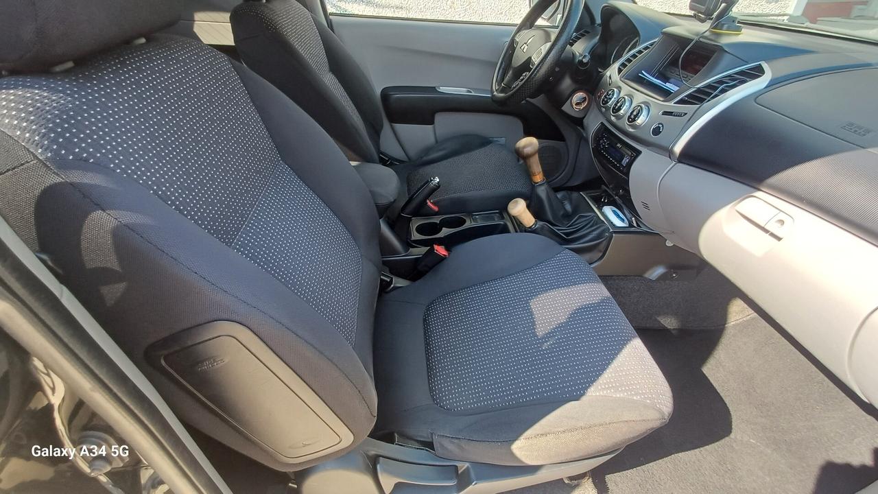 Mitsubishi L200 2.5 DI-D/136CV Double Cab Invite
