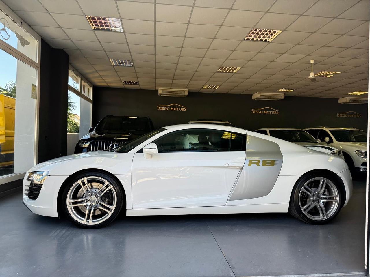 Audi R8 4.2 V8 FSI quattro R tronic