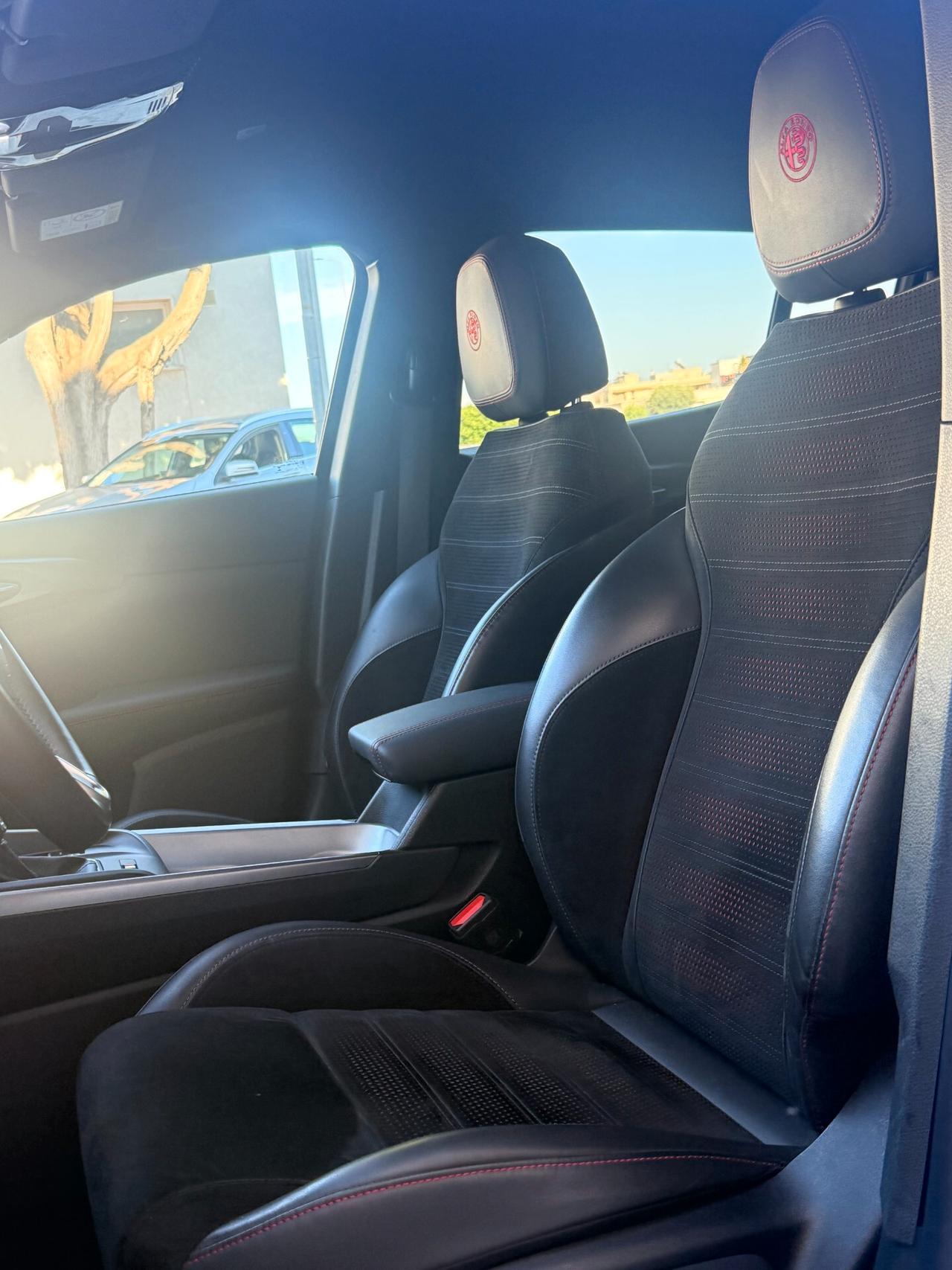 Alfa Romeo Tonale 1.5 hybrid Speciale 130cv TELECAMERA,APPLE CARPLAY,ANDROID AUTO,NAVI,FULL LED,ALCANTARA/PELLE,CERCHI