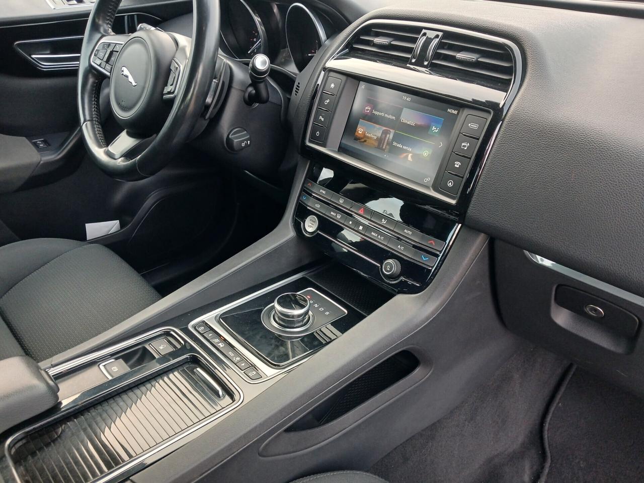 Jaguar F-Pace 2.0 D 240 CV AWD aut. Pure