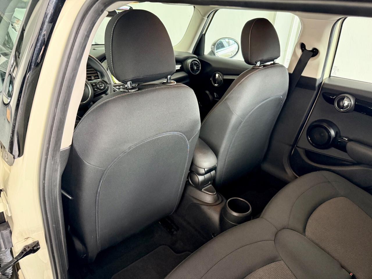 Mini 1.5 Cooper D 5 porte