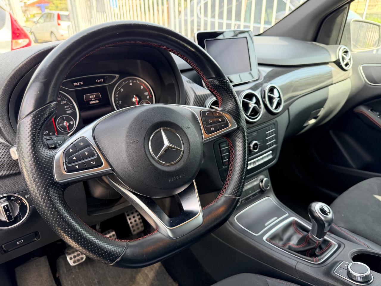 MERCEDES-BENZ B180 d CDI PREMIUM AMG