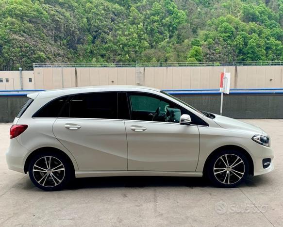MERCEDES-BENZ B 200 d Automatic 4Matic Executive