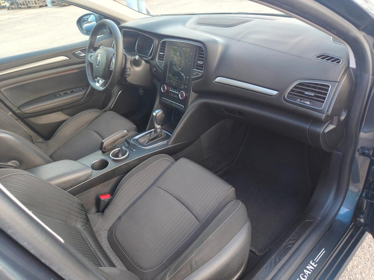 Renault Megane 1.5 Blue dCi 115cv EDC Intens
