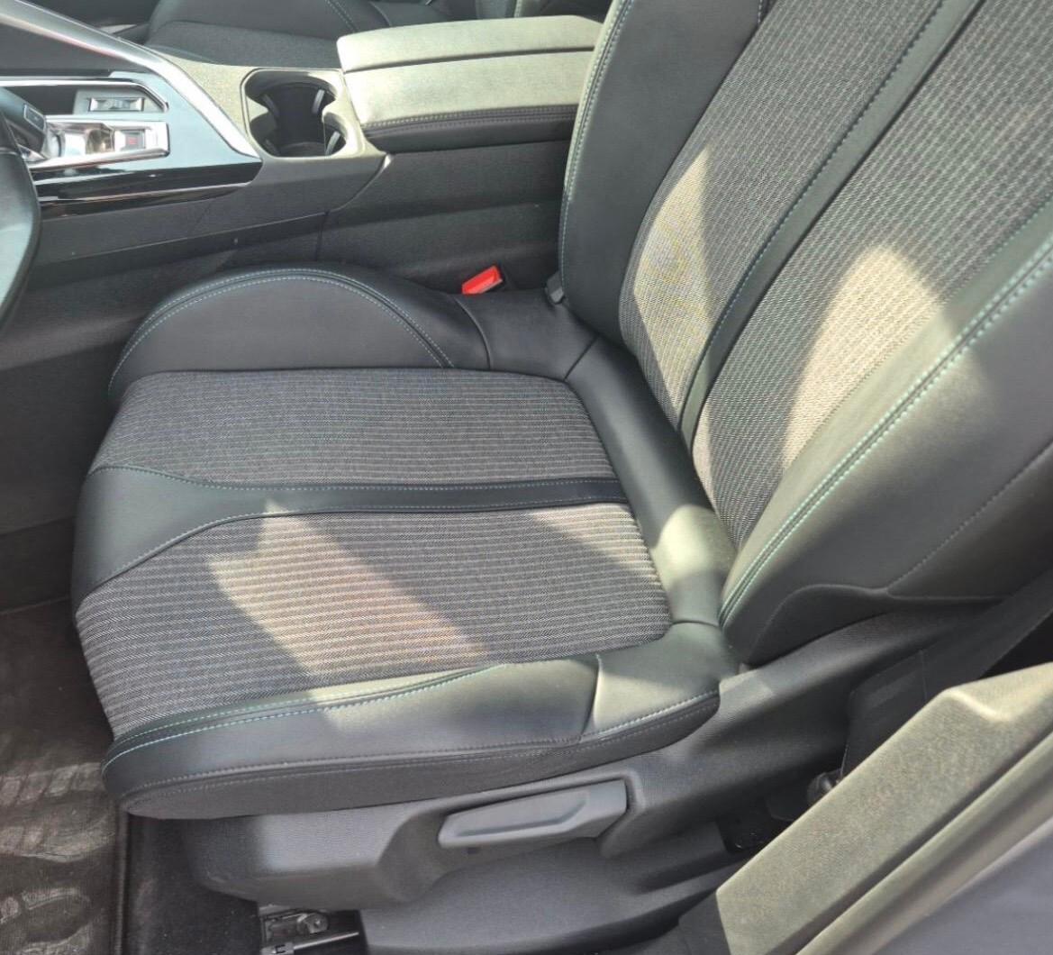 Peugeot 3008 BlueHDi 130 EAT8 Allure Pack