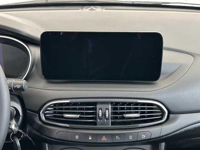 Fiat Tipo 1.5 Hybrid DCT 5 porte Cross KM0