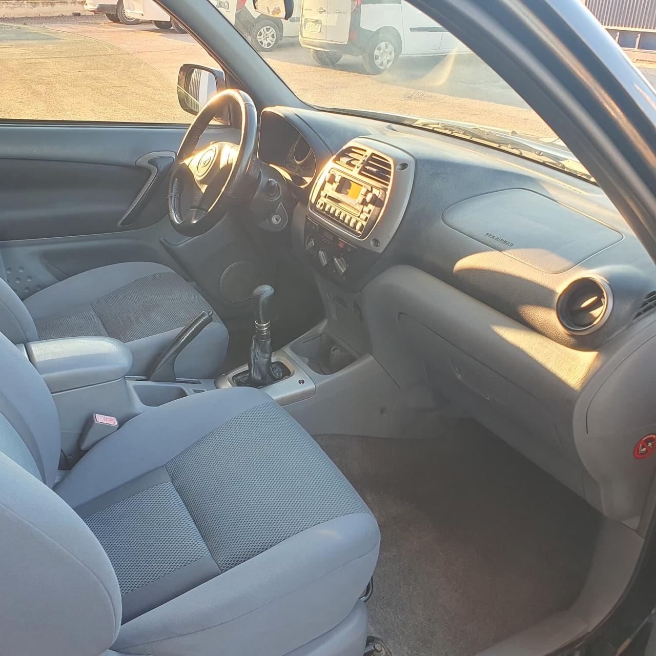 Toyota RAV4 2.0 Tdi D-4D cat 3 porte Sol