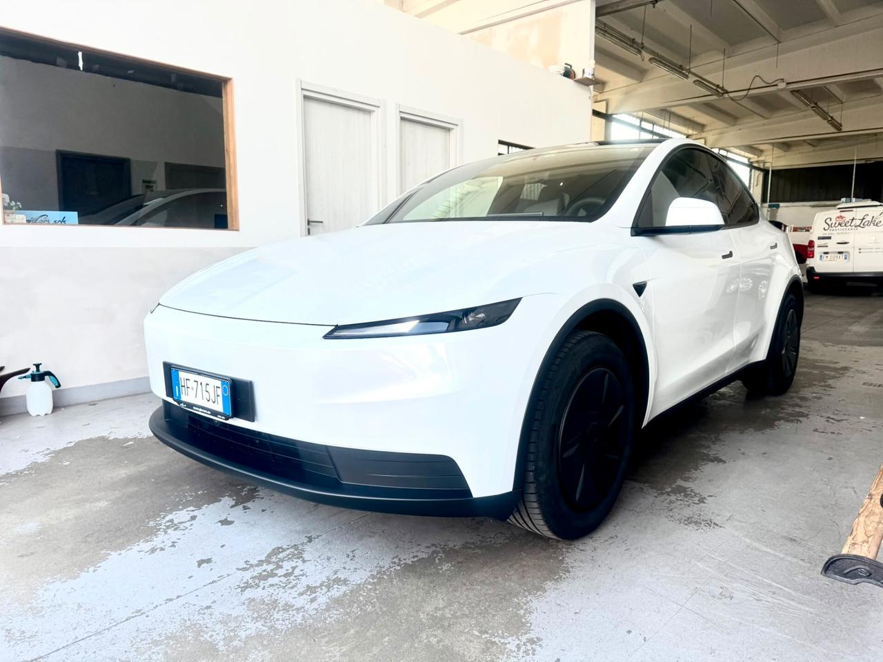 Tesla Model Y RWD Standard