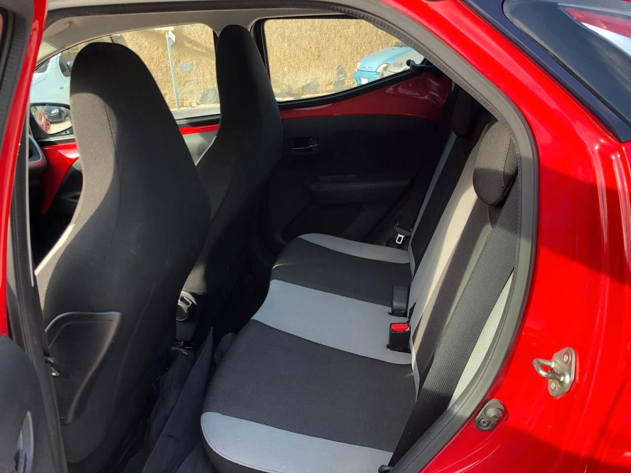 TOYOTA AYGO 1.0 X-PLAY - 2016