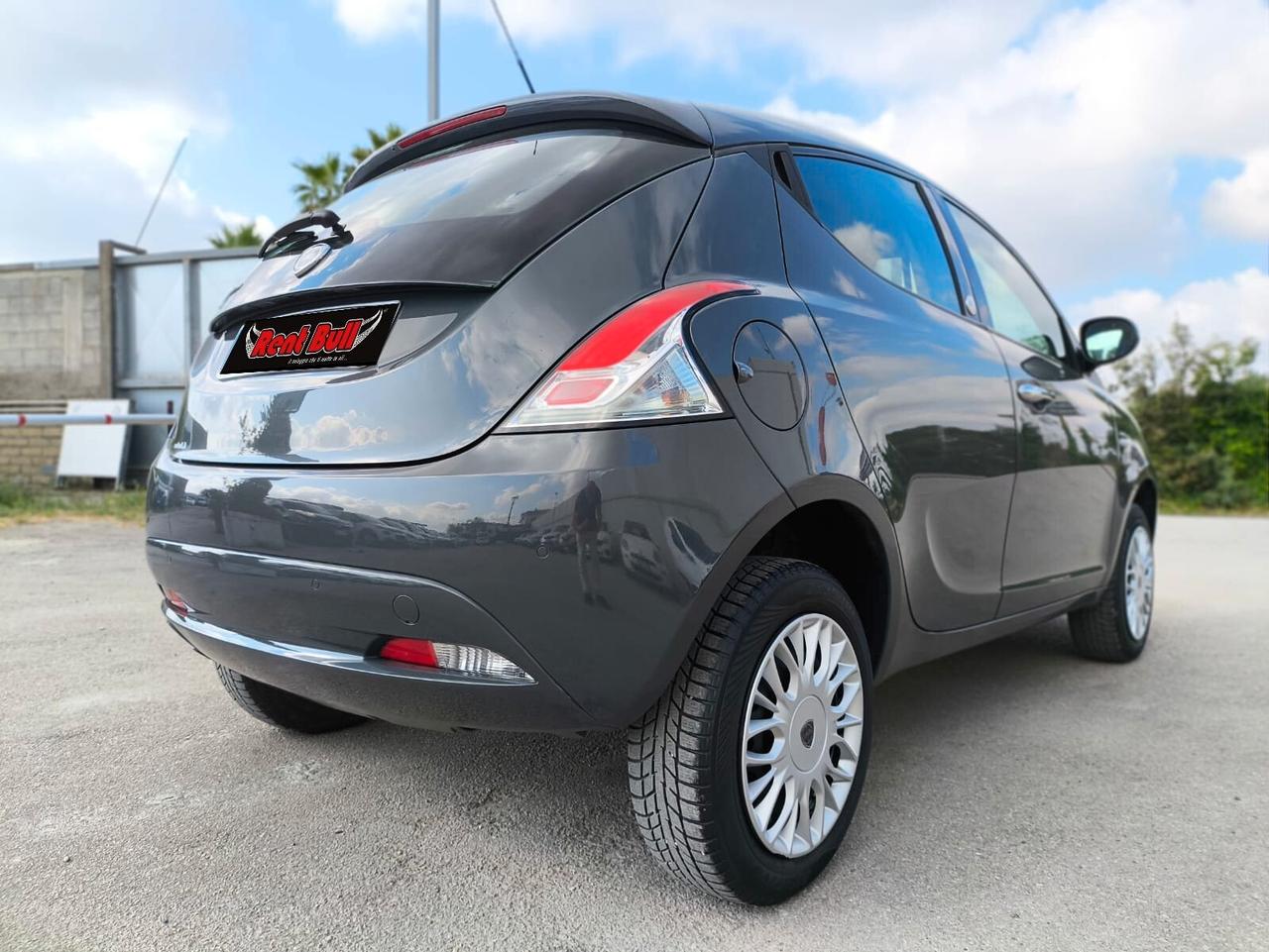 Lancia Ypsilon ECO CHIC 900 CC. X NEO PATENTATI BENZINA/ METANO RIF:4625
