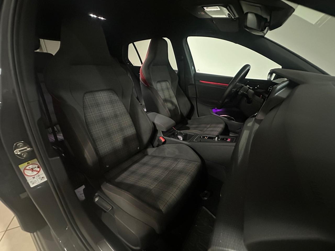Volkswagen Golf GTI 2.0 TSI DSG