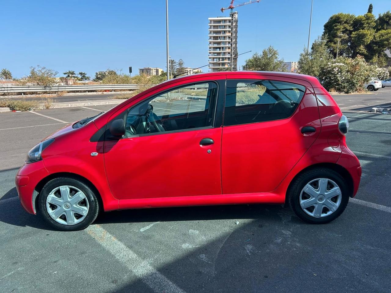 TOYOTA AYGO 1.0 BENZINA – 5 PORTE – SOLO 47.000 KM – CONDIZIONI DA VETRINA!