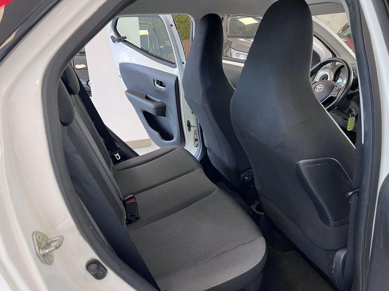 Toyota Aygo Aygo Connect 1.0 VVT-i 72 CV 5 porte x-play