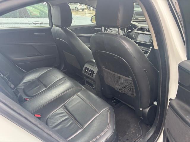 Jaguar XE 2.0 D 180 CV aut. Portfolio