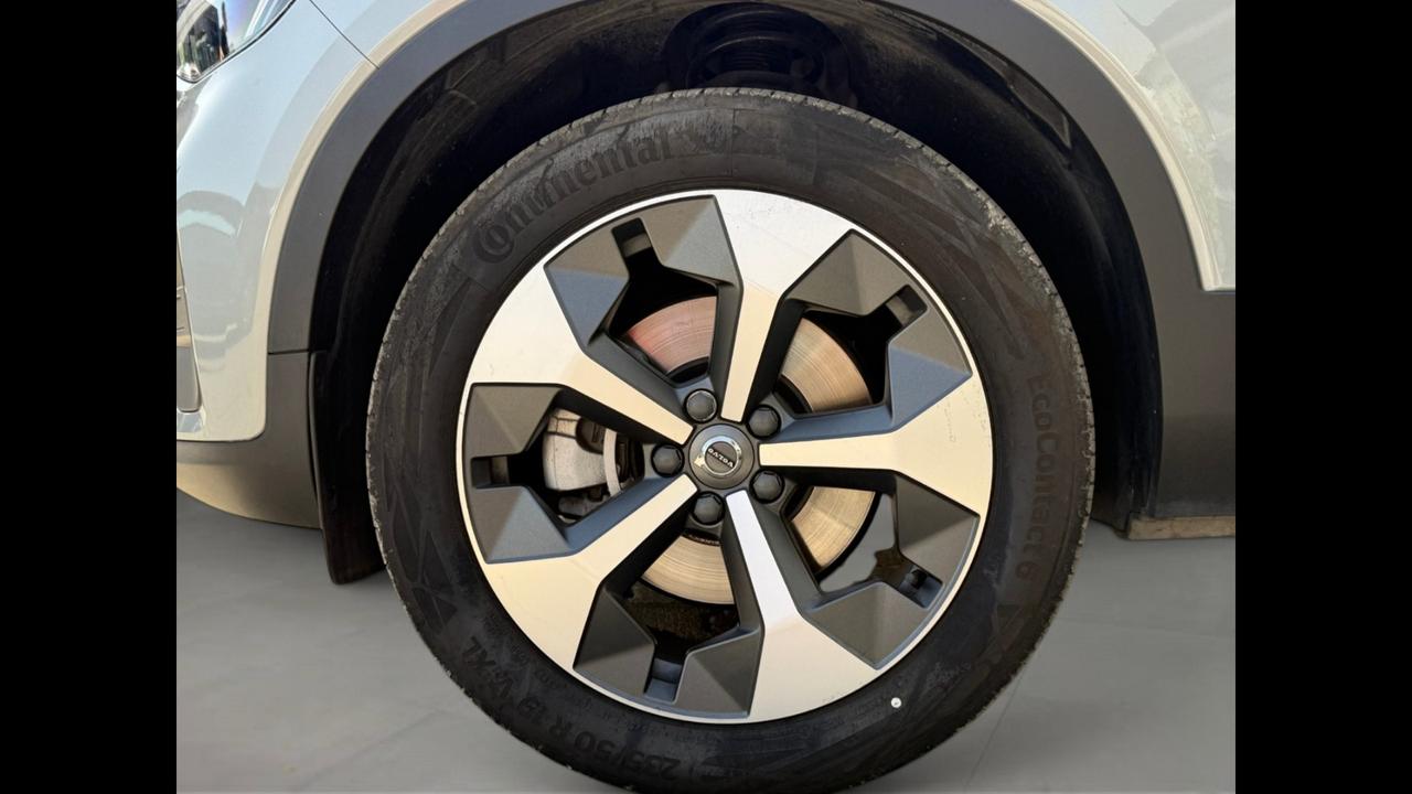VOLVO XC40 Core B3 AUT