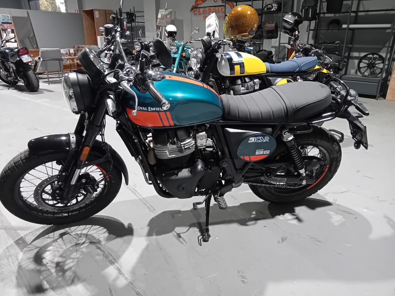 Royal Enfield Interceptor Bear SCRAMBLER