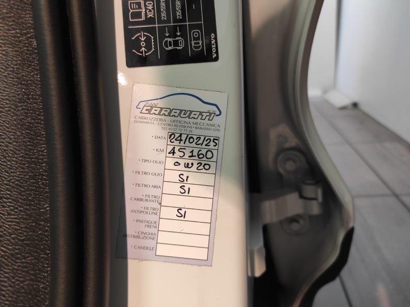 VOLVO XC40 (2017-->) - XC40 B4 AWD AUTOMATICO MOMENTUM