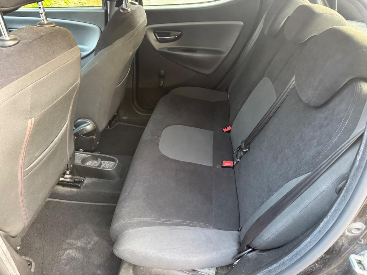 Lancia Ypsilon 1.2 69 CV 5 P garanzia 12 mesi