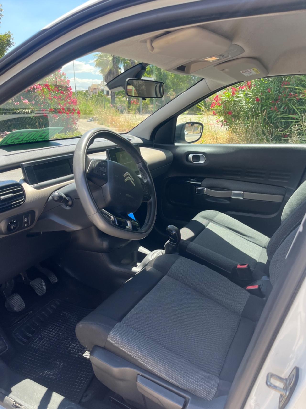 Citroen C4 Cactus BlueHDi 100 Shine