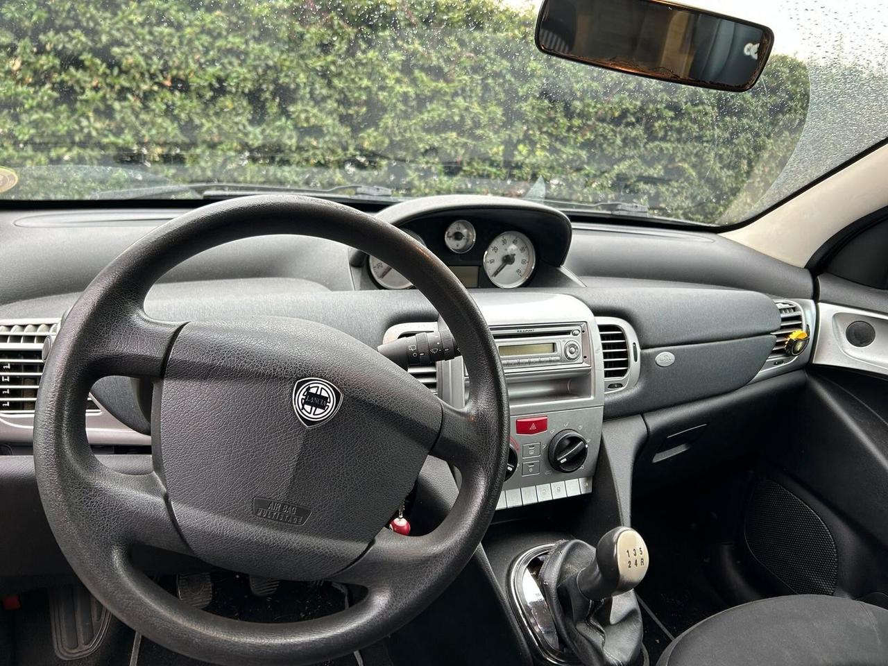 Lancia Ypsilon 1.3 MJT 75 CV Argento