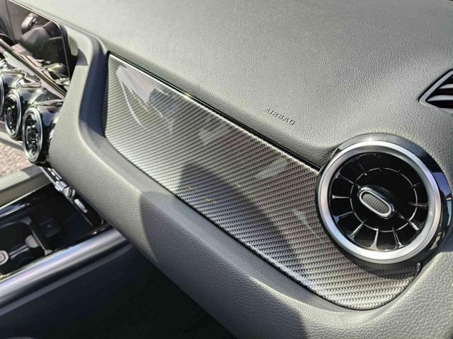 MERCEDES-BENZ GLA 180 d Automatic AMG LINE