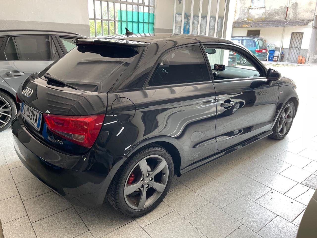 Audi A1-S1 1.6 TDI 105 CV Ambition
