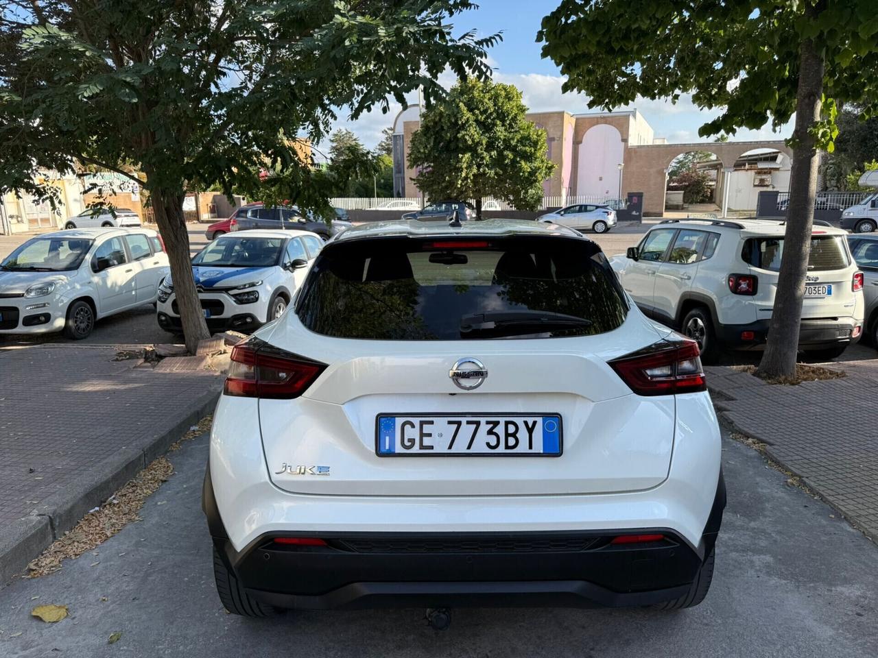 Nissan Juke 1.0 km. 69.000 GANCIO TRAINO!