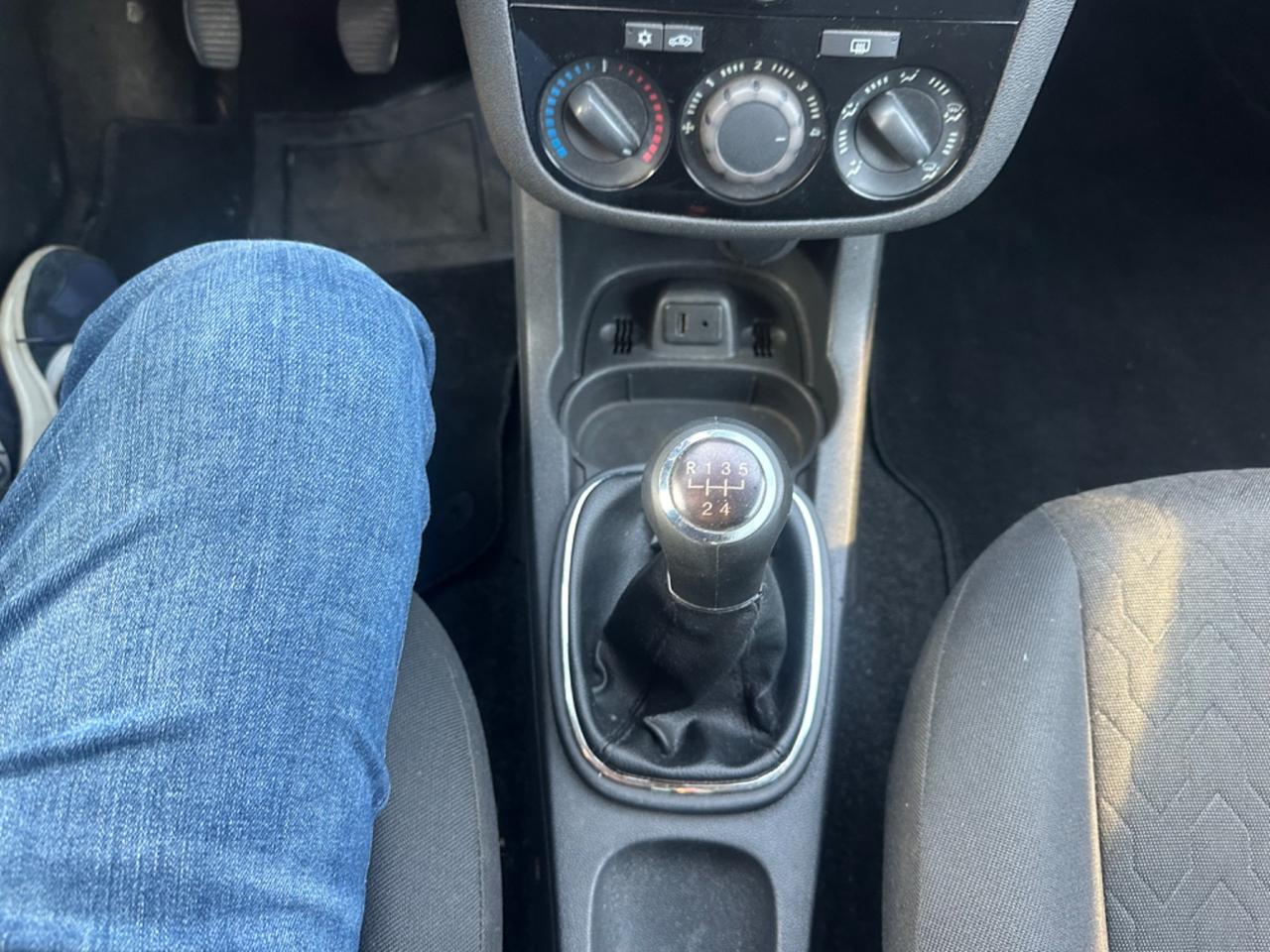 Opel Corsa 1.2 85CV 3 porte GPL-TECH b-color