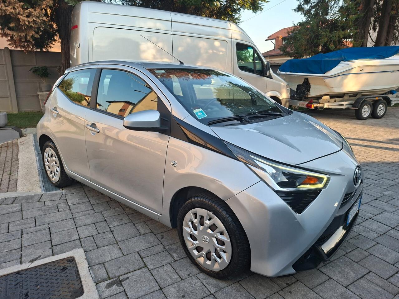 Toyota Aygo Connect 1.0 VVT-i 72 CV 5 porte x-cite MMT