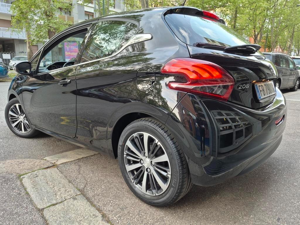 Peugeot 208 PureTech 82 3 porte Allure
