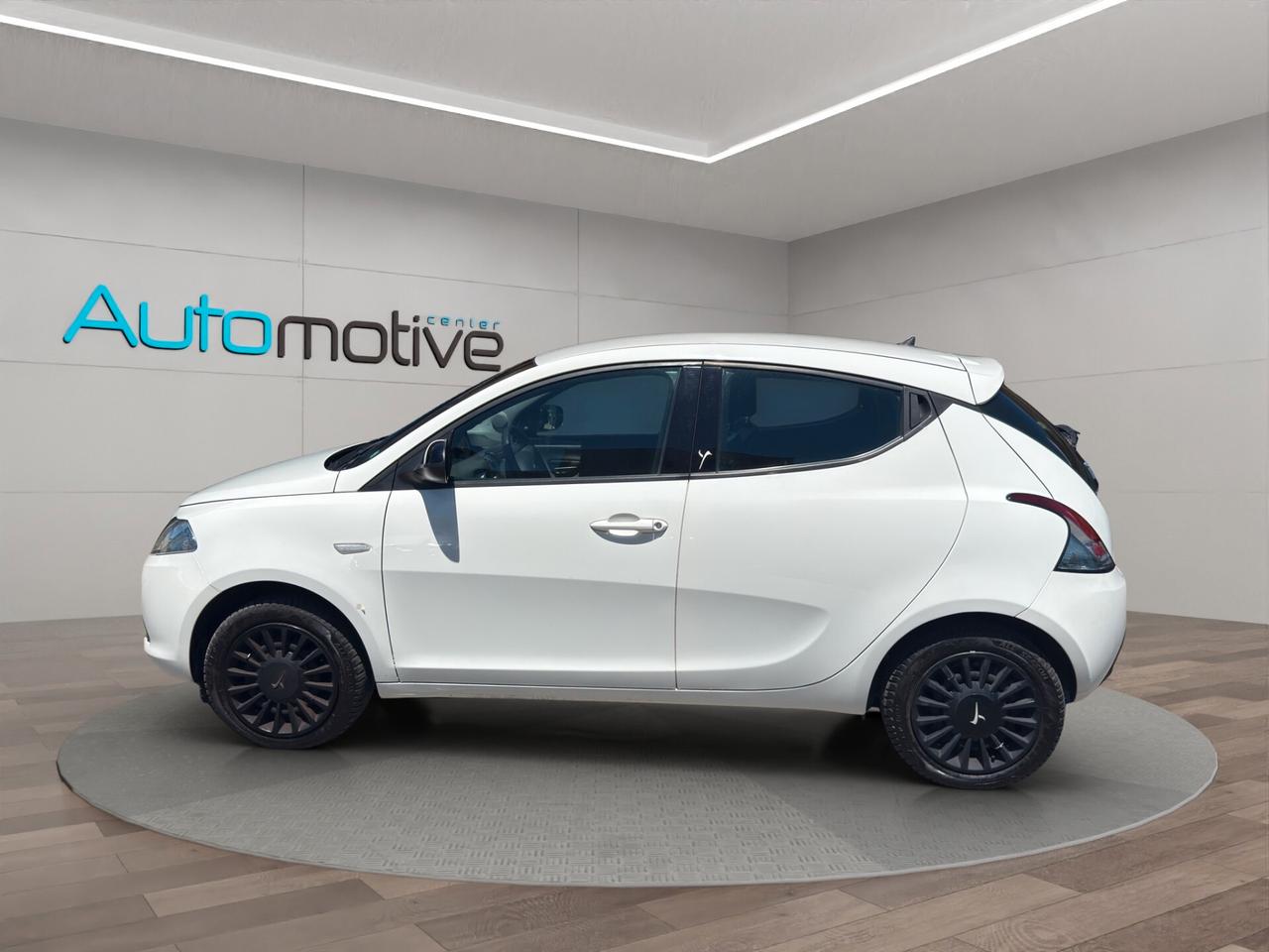 Lancia Ypsilon 1.2 69 CV 5 porte GPL Ecochic Silver