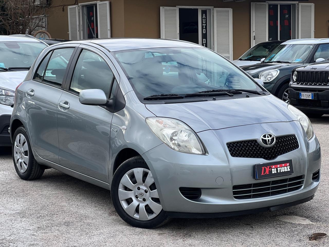 Toyota Yaris 1.4 D-4D 90CV AUTOMATICA FINANZIABILE
