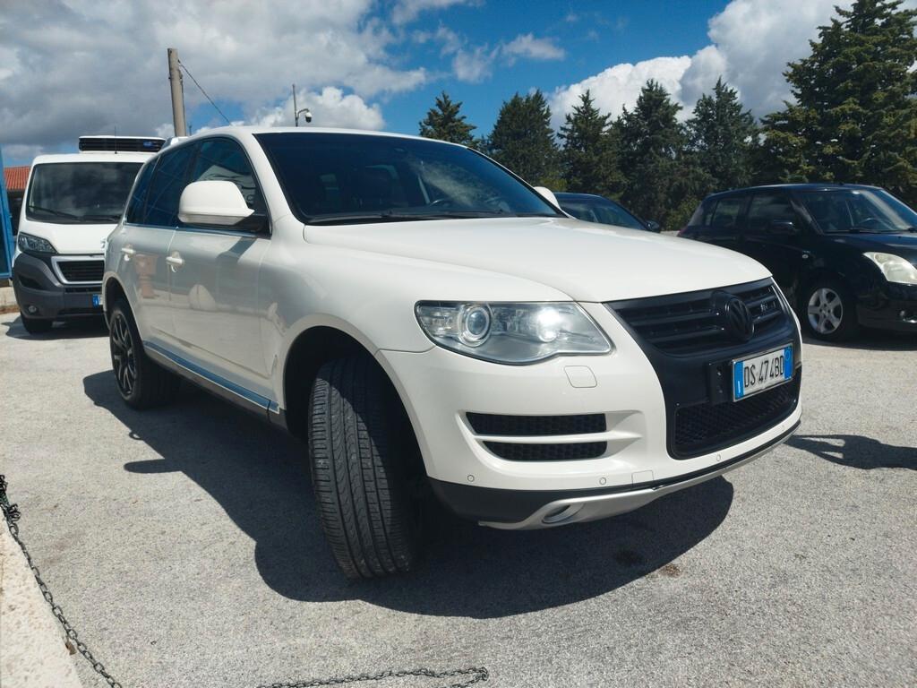 Volkswagen Touareg 3.0/240CV V6 TDI DPF tip. Executive
