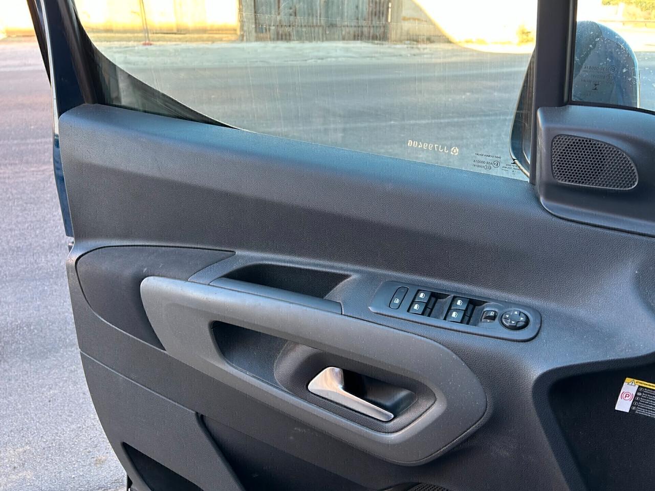 Citroen Berlingo BlueHDi 130 Stop&Start EAT8 M Feel