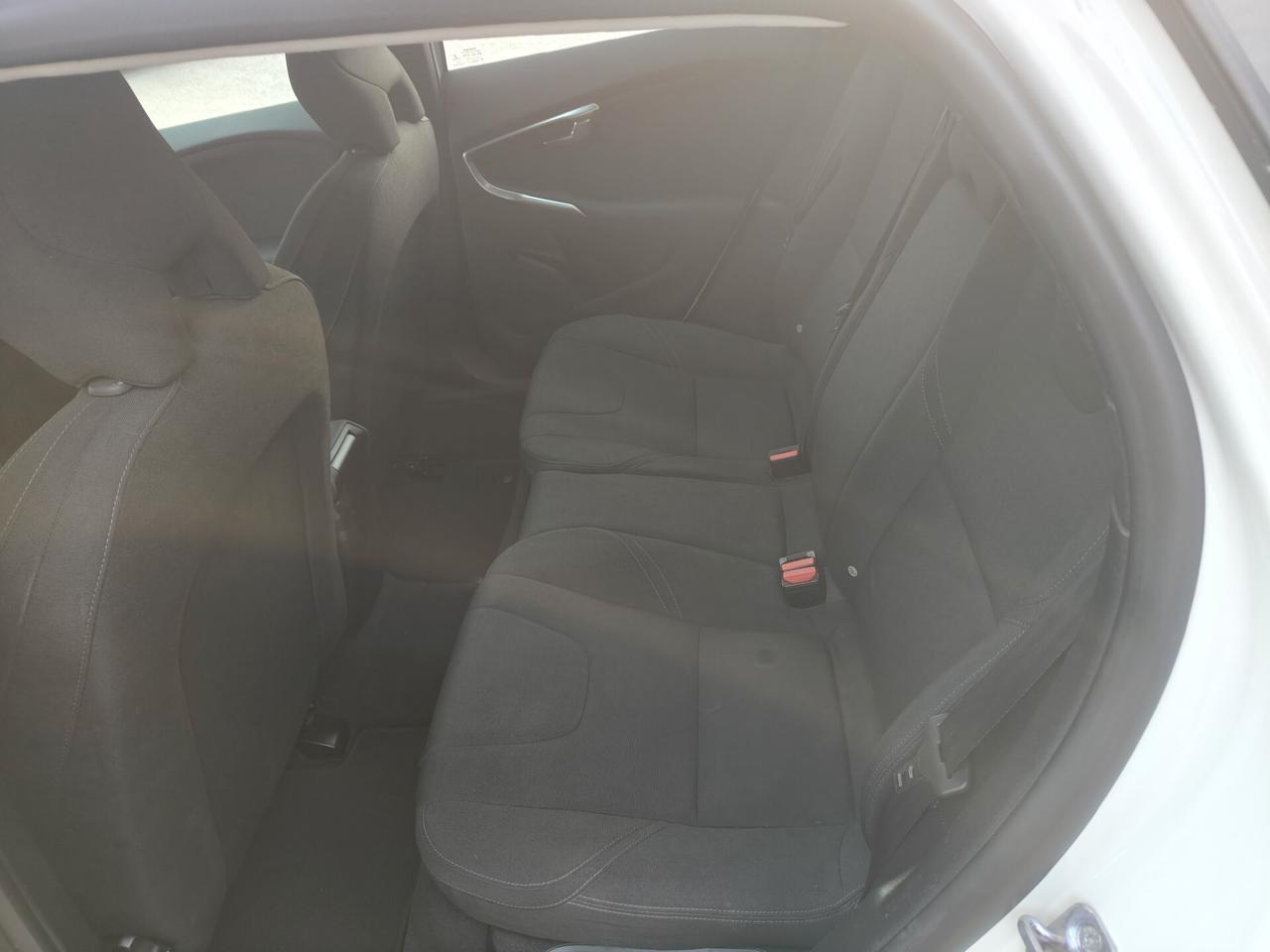 Volvo V40 D2 1.6d summum