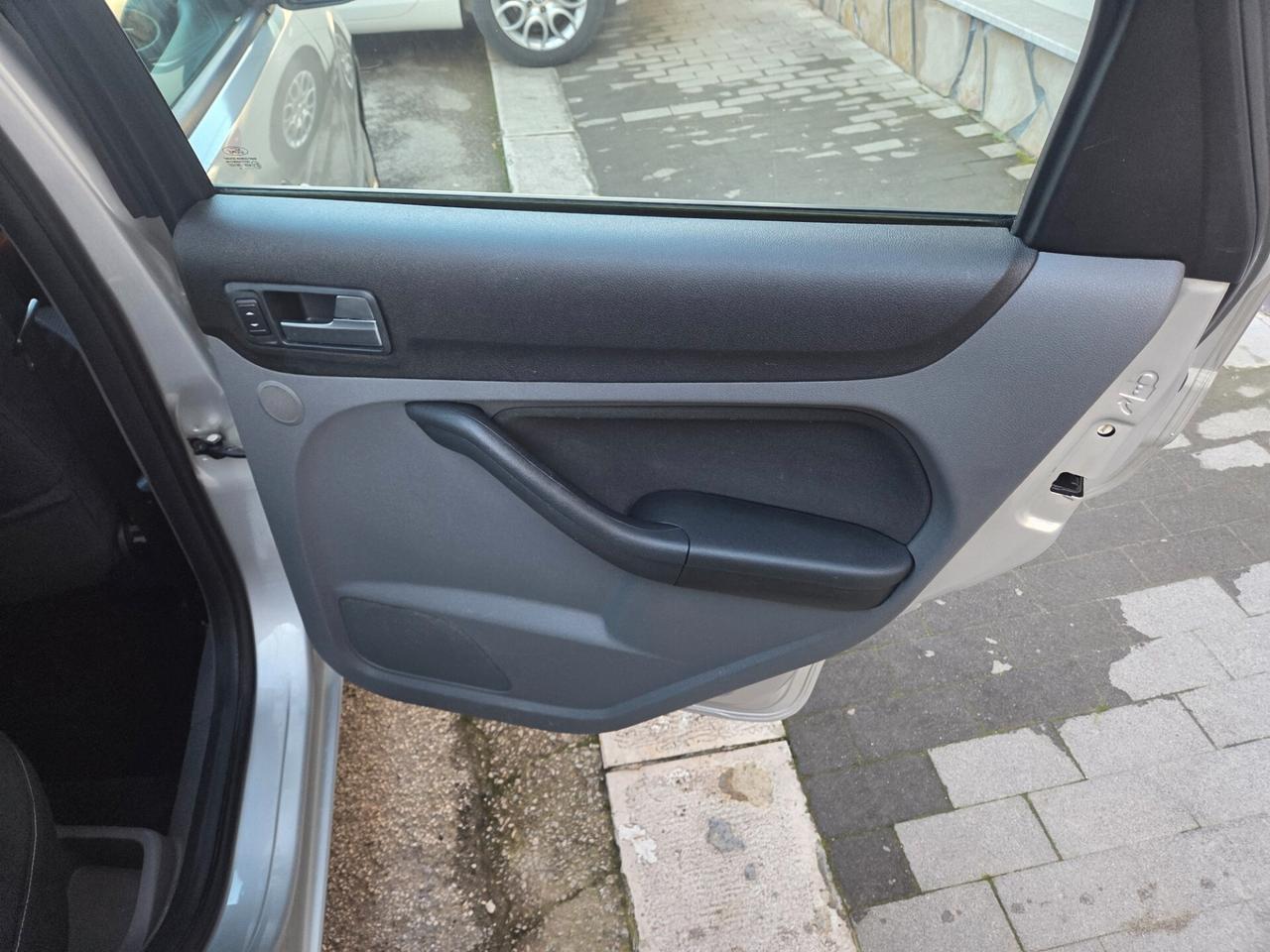 FORD FOCUS 1.6 TDCI TITANIUM ANNO 2009 KM CERTIFICATI