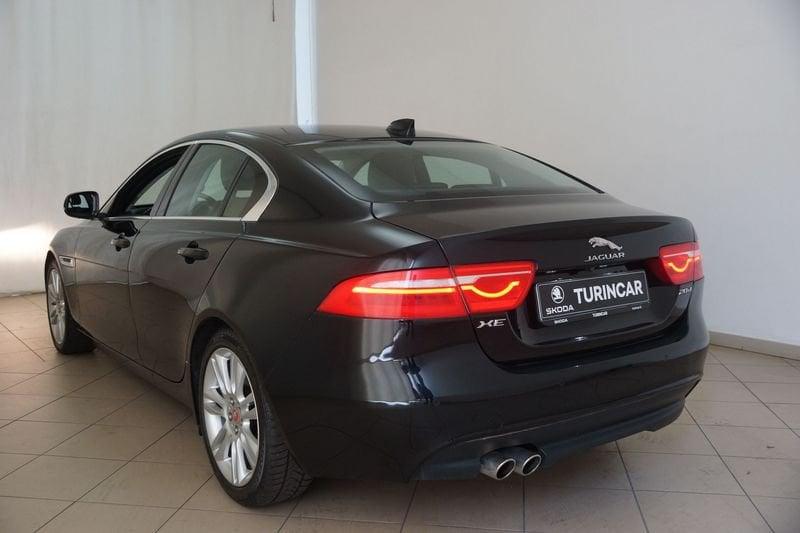 Jaguar XE 2.0 D 180 CV aut. SE