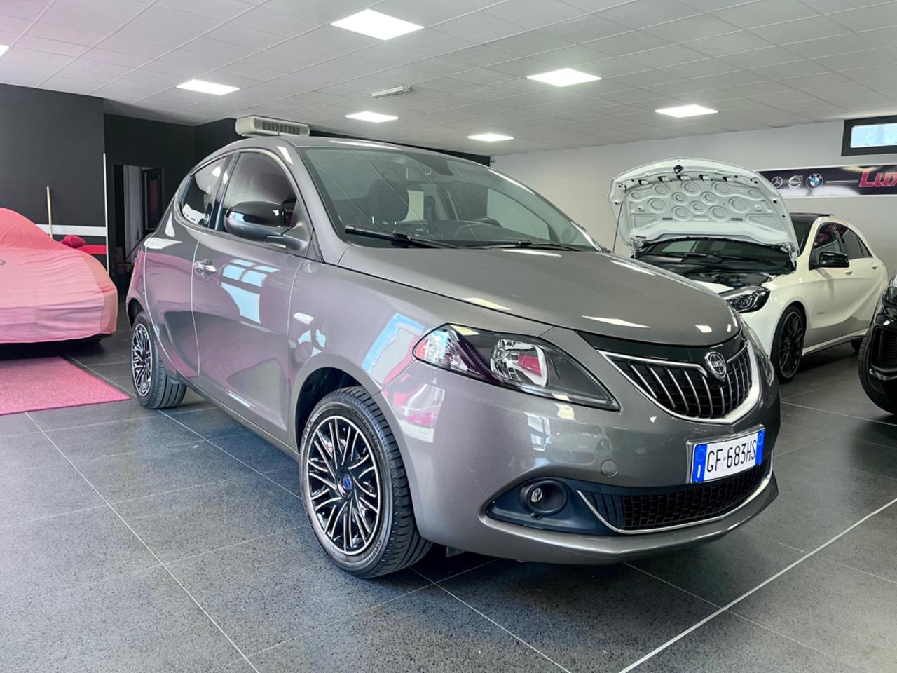 Lancia Ypsilon 1.0 FireFly 5 porte S&S Hybrid Ecochic Gold