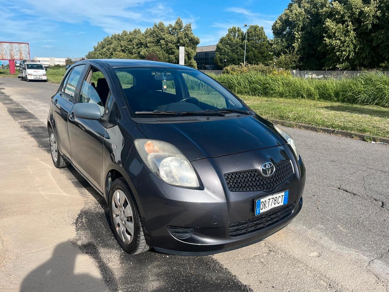 Toyota Yaris 1.0 5 porte