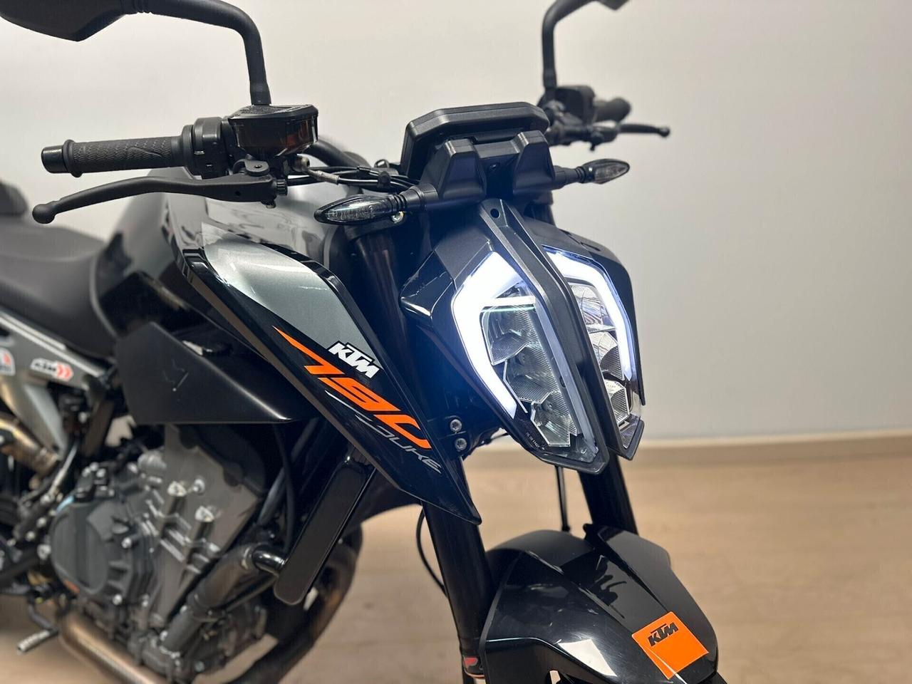 KTM DUKE 790 SCARICO MIVV DA 99€ AL MESE