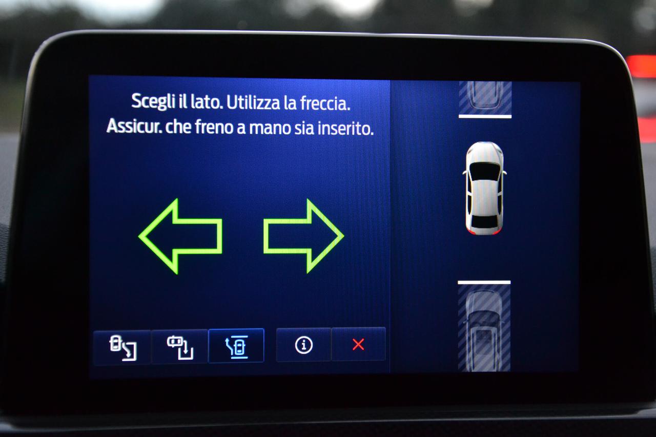 Ford Kuga 2.0 190CV AWD ST-LINE X AUTOM. +TETTO+PEL+NAV+RCAM