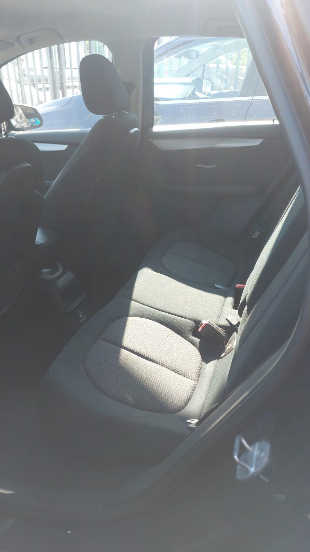 Bmw 2er Active Tourer 218d Advantage