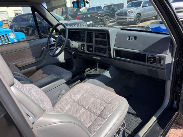 JEEP Cherokee 4.0 XJ LAREDO - AUTOMATICO 3 PORTE