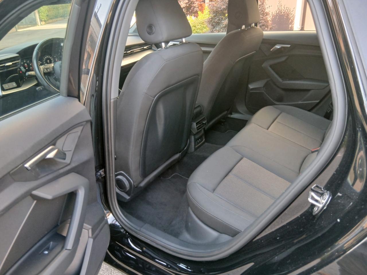 Audi A3 SPB 35 TDI S tronic Business tua a € 312 mese