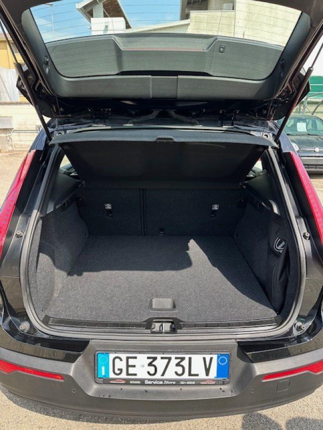 VOLVO XC40 T2 Momentum Core